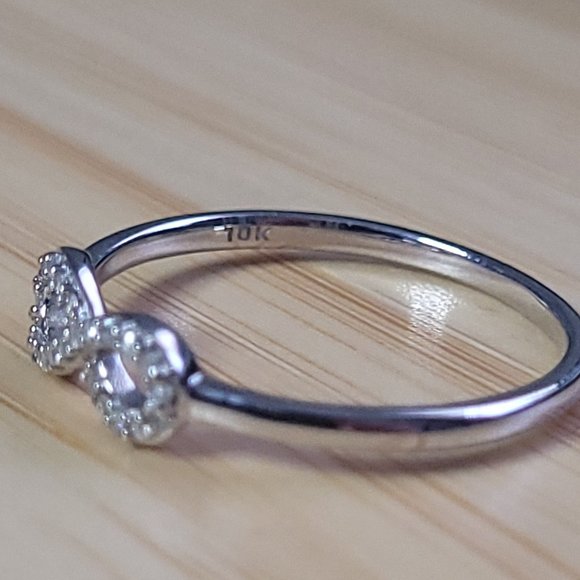 Infinity Ring - 10K White Gold w/ Diamonds - Size 7 - Picture 3 of 4